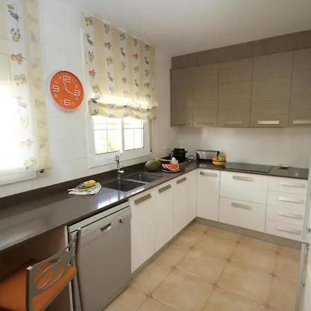Mit Privatpool Fuer 7 Personen Ca 170 Qm In Miami Platja, Costa Dorada Holiday home